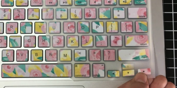DIY Macbook Keyboard Skin with Silhouette Cameo by cuttingforbusiness.com