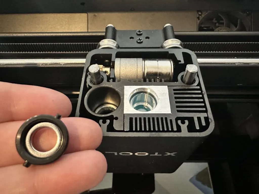 xTool M1 Unboxing & Set Up - Air assist set - Install washer - cuttingforbusiness.com. 