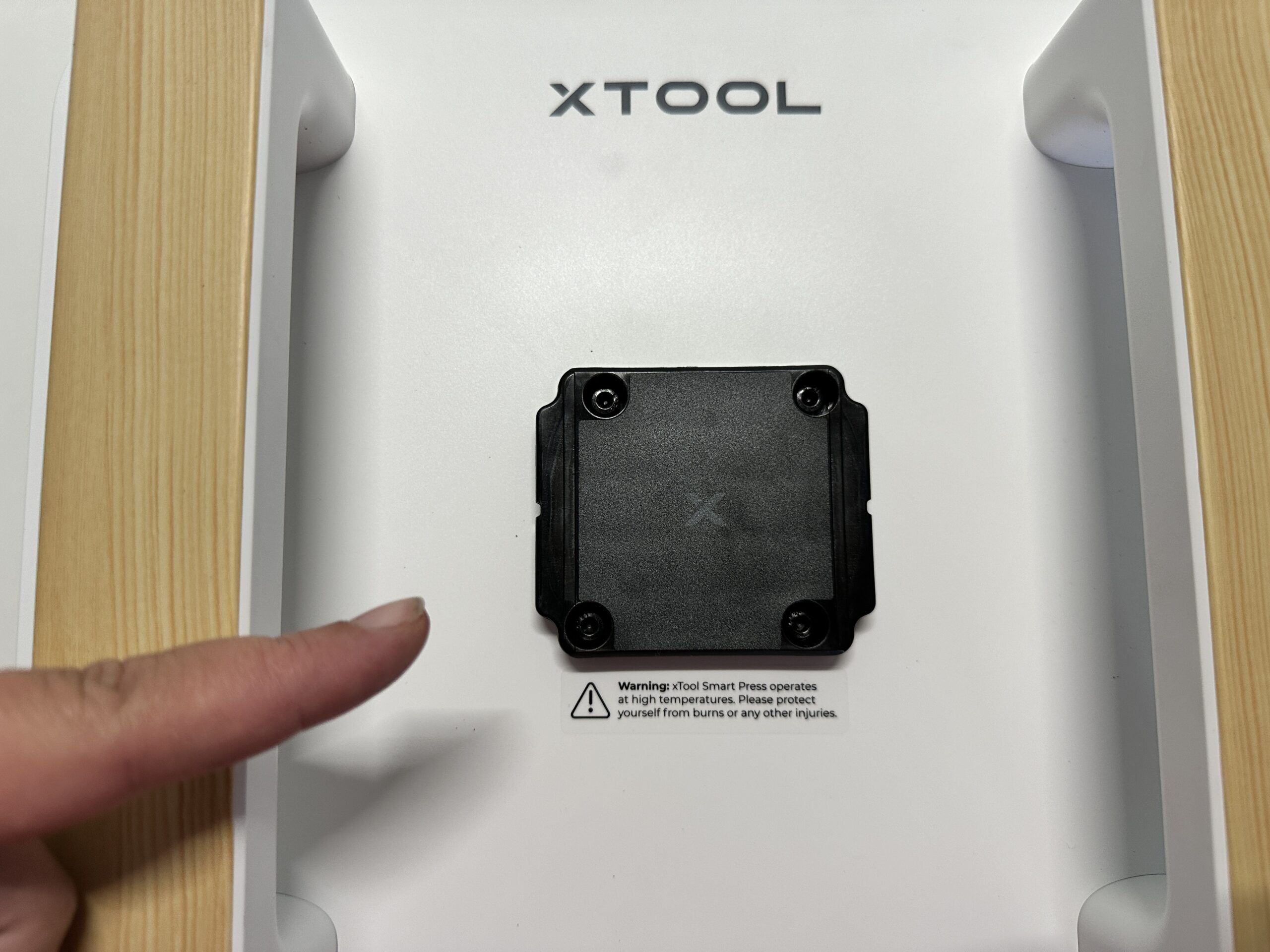 xTool Heat Press mounting bracket - cuttingforbusiness.com